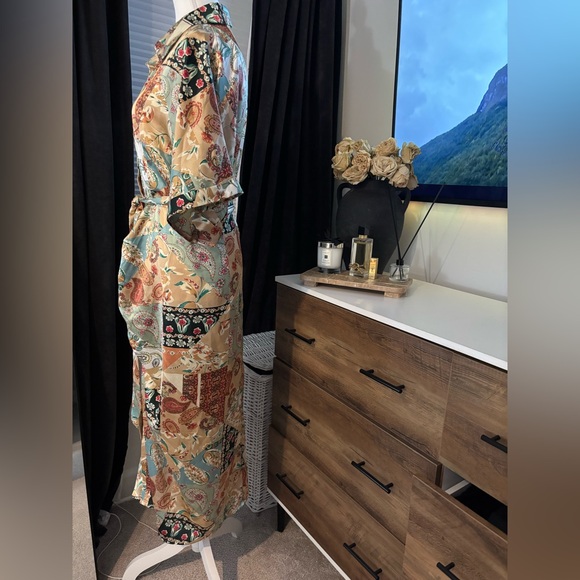 Silk Touch Multicolor Long Sleeve Dress - Picture 3 of 5